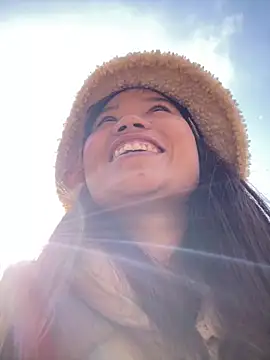 Ngoc-bbi online show from December 15, 2025, 7:45 am