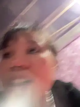 Ngoc-bbi online show from April 20, 2026, 1:47 pm