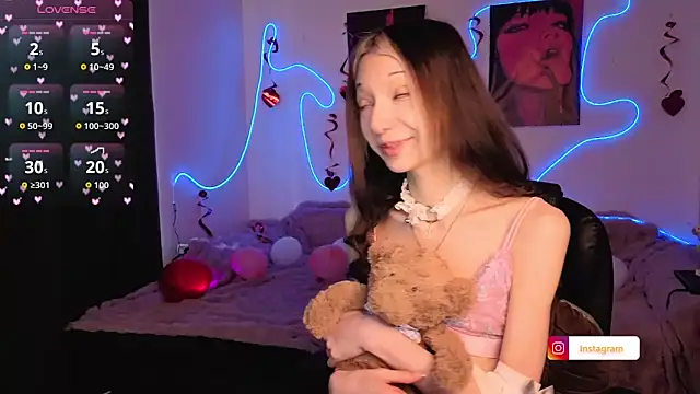 KiraGlam online show from March 30, 2026, 7:09 am