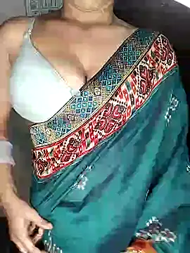 Savita2310 online show from November 21, 2025, 6:06 pm