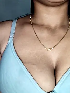 Savita2310 online show from November 28, 2025, 8:11 pm