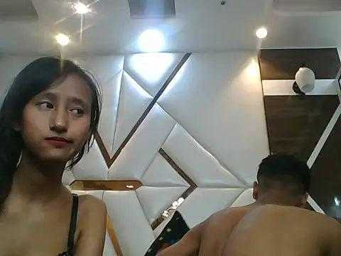 lily 9900 online show from October 12, 2025, 3:33 pm