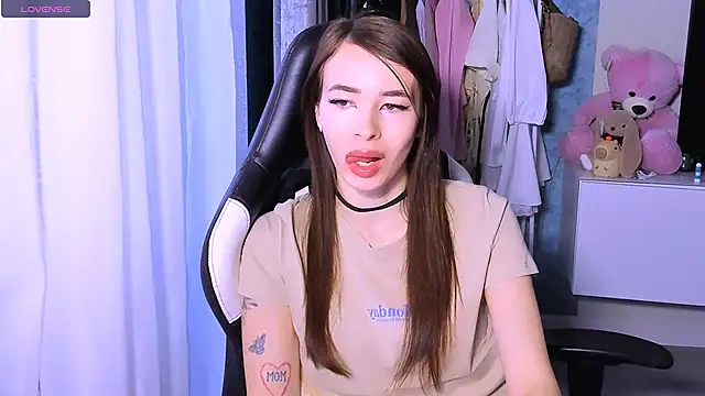 ZoyaMill online show from September 20, 2025, 4:46 am