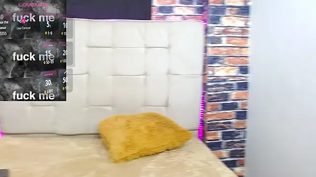 marilunabrown303av online show from October 22, 2025, 11:54 am