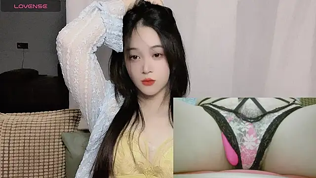 woaiqinqin online show from October 15, 2025, 3:23 pm