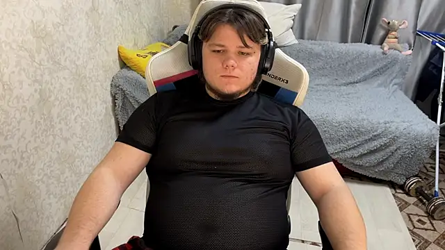 desiredude9 online show from October 4, 2025, 4:38 pm