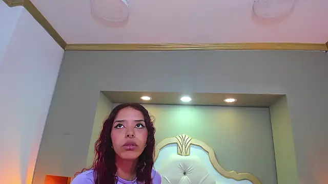 AteneaGreyy online show from November 19, 2025, 11:43 am