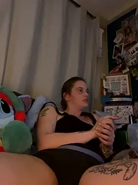 kittykatbean online show from November 21, 2025, 10:08 pm