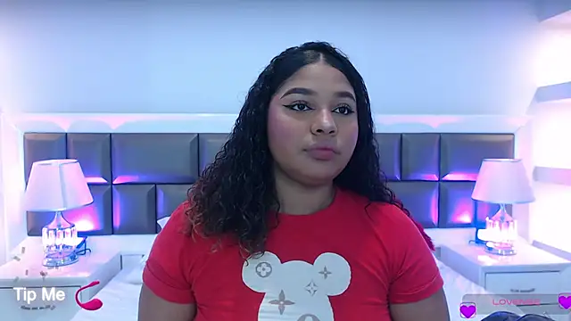 LennaEvans online show from September 16, 2025, 10:38 am