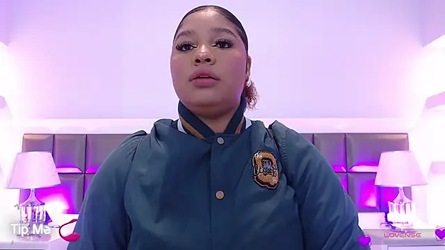 LennaEvans online show from October 6, 2025, 10:45 am