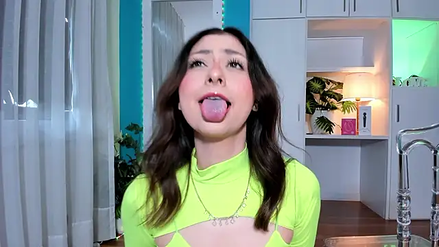 MilenaCrown online show from February 3, 2026, 8:36 pm