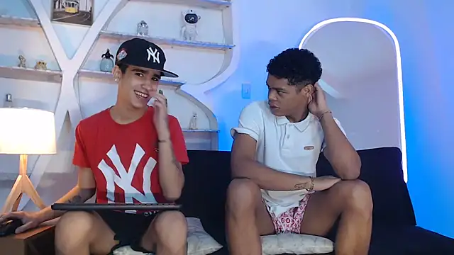 PRETTY FEM online show from September 30, 2025, 1:27 pm