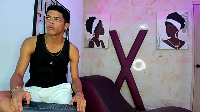 PRETTY FEM online show from February 8, 2026, 1:31 am