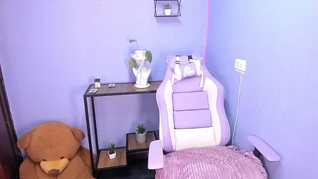 celeste contreras online show from October 6, 2025, 5:43 pm