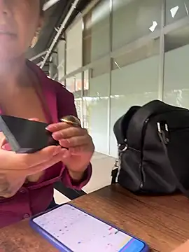 Sarahlove 90 online show from September 26, 2025, 7:40 pm