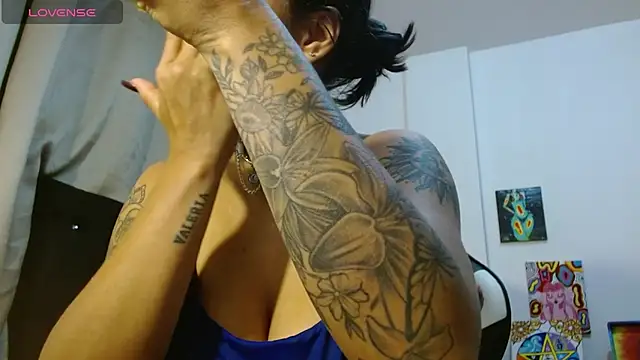 Divinejewel444 online show from October 8, 2025, 8:12 am