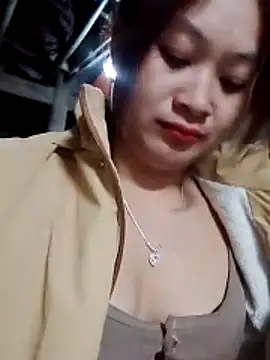 lusy-bae online show from November 27, 2025, 2:08 pm