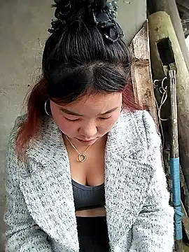 lylylove online show from March 21, 2026, 8:41 am