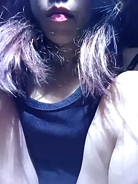 Ngocmi909 online show from April 4, 2026, 10:51 pm