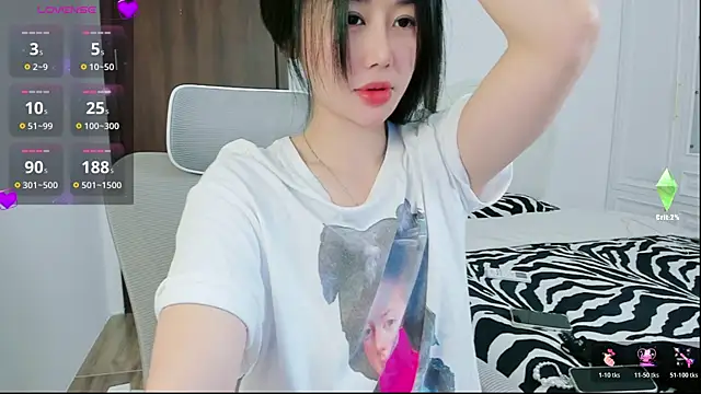 strawberry-ni online show from December 3, 2025, 10:46 am