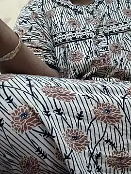 ARPITAGOYAL143 online show from November 22, 2025, 6:01 am