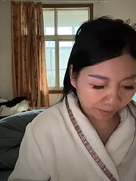 xiiuuff18 online show from February 16, 2026, 12:51 am