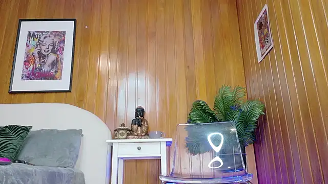 Zafiro Gem  online show from March 5, 2026, 8:49 pm