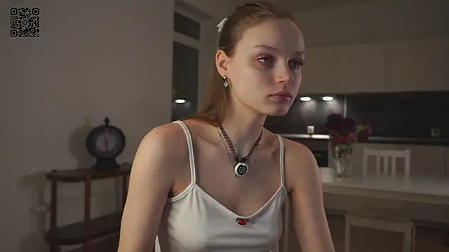 Snapshot of MandaReh chatting on September 21, 2025, 4:08 pm MandaReh online show from September 21, 2025, 4:08 pm