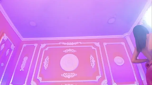 aitana johns online show from September 24, 2025, 11:57 am