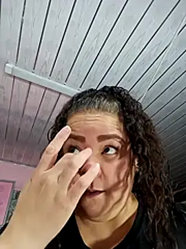 Miss Adriana01 online show from February 4, 2026, 12:33 pm