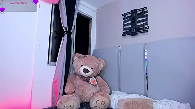 EmystarX online show from March 19, 2026, 1:53 am