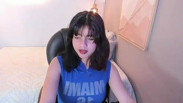 Julieth brown  online show from October 13, 2025, 7:47 pm