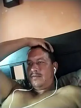 colombiano198720 online show from September 19, 2025, 7:36 pm