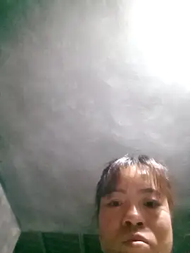 Maymay0033 online show from November 18, 2025, 11:37 pm