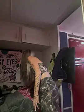 Snapshot of ittybittymeryssa chatting on February 18, 2026, 3:19 pm ittybittymeryssa online show from February 18, 2026, 3:19 pm