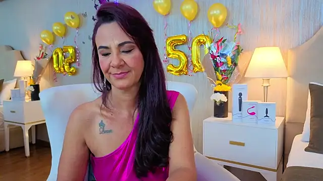 ScarleetJonson online show from February 6, 2026, 8:01 pm