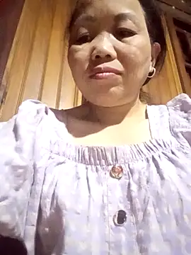  YooY  online show from October 5, 2025, 4:16 pm