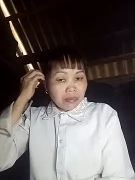  YooY  online show from October 24, 2025, 6:21 am