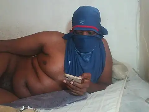 Snapshot of Bussyfats chatting on April 12, 2026, 7:57 am Bussyfats online show from April 12, 2026, 7:57 am