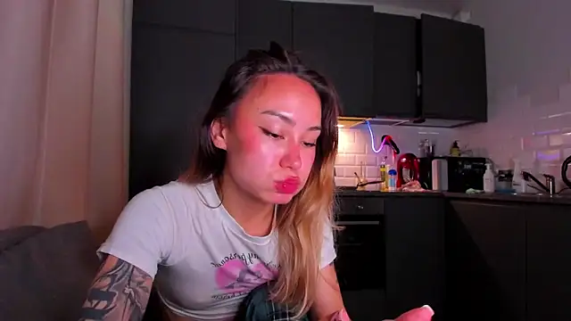 baobei03 online show from November 6, 2025, 2:40 pm