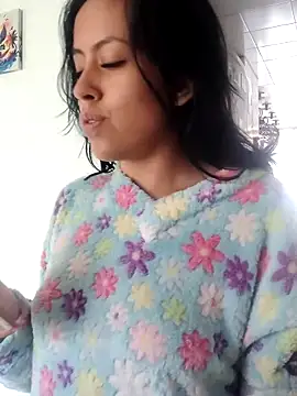 Queen Ashly online show from October 7, 2025, 4:37 pm