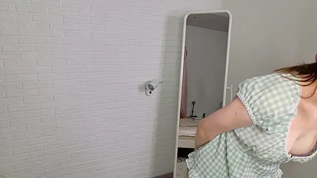 Katie ktk online show from September 27, 2025, 1:49 pm