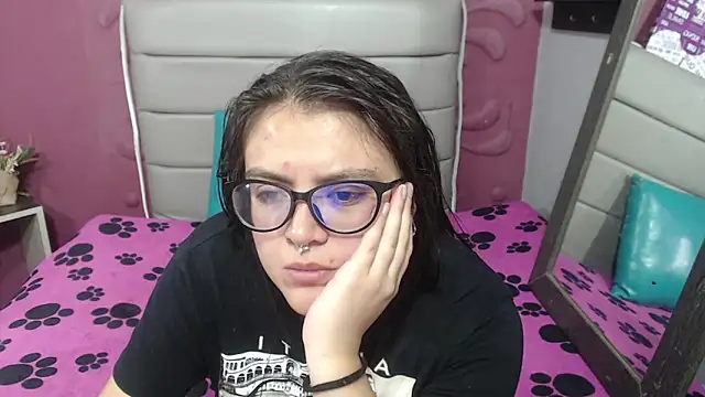 Cailing Zu online show from October 17, 2025, 7:16 pm