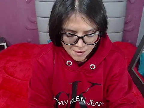 Cailing Zu online show from December 5, 2025, 7:39 am