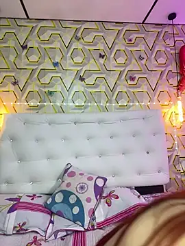 Snapshot of Ashly_cutee chatting on April 24, 2026, 9:28 pm Ashly cutee online show from April 24, 2026, 9:28 pm