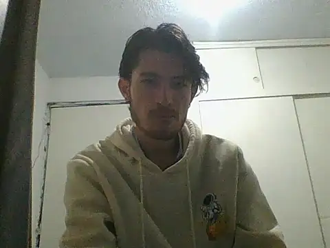 rzatd712 online show from April 22, 2026, 11:39 pm