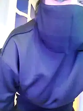 lilyan12 online show from April 18, 2026, 12:14 am