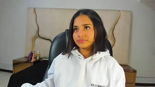 ScarletDoll online show from September 15, 2025, 3:06 am