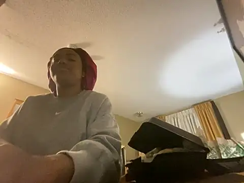 princesslivv online show from October 8, 2025, 6:22 am