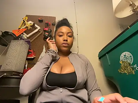 princesslivv online show from February 19, 2026, 4:41 am